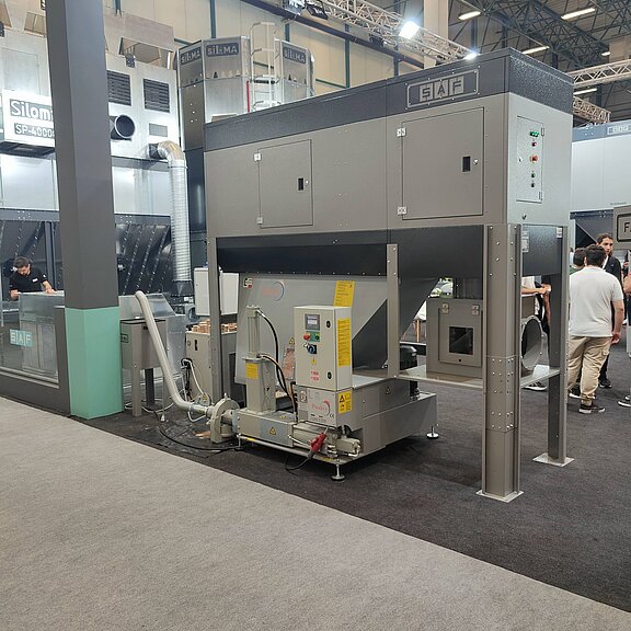 SAF Filterstation 10000 m3/h mit Brikettier-Presse ca. 100 kg/h