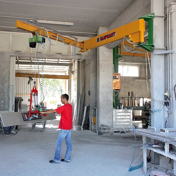 Radialkran mit Gelenk