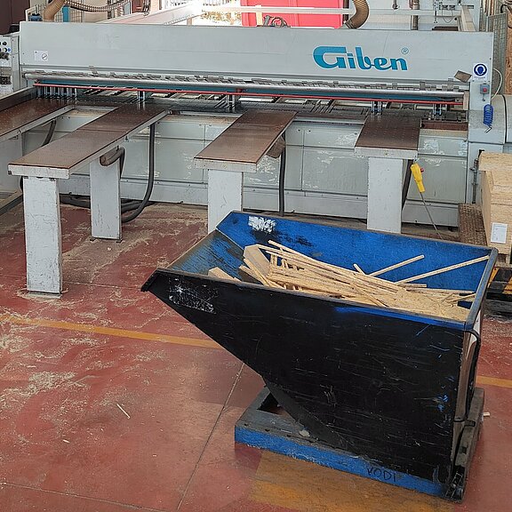 Giben Plattensäge liegend mit Lager und Beladungsplattform Prismatic Spt