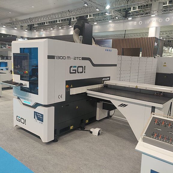 AES Group centro di lavoro passante Go 1300 ATC (fiera)